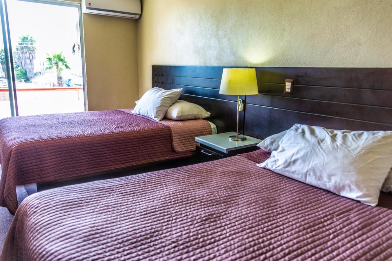 Hotel Posada Don Fernando Ensenada Bagian luar foto