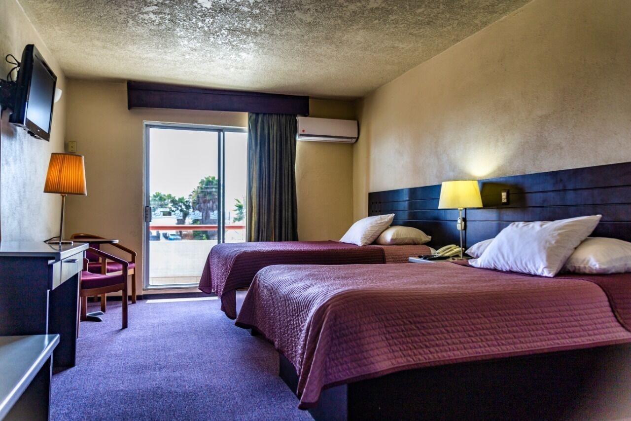 Hotel Posada Don Fernando Ensenada Bagian luar foto