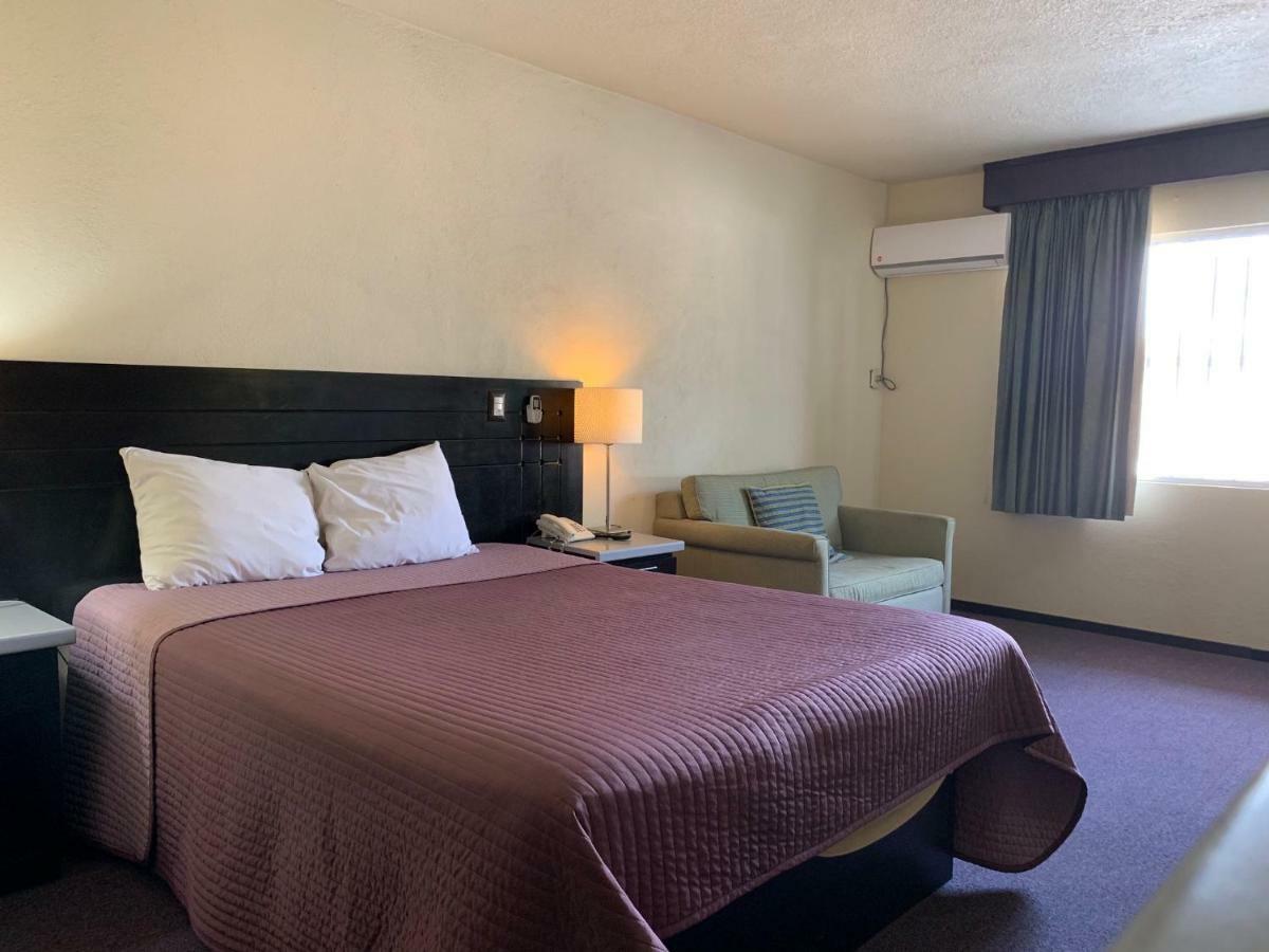 Hotel Posada Don Fernando Ensenada Bagian luar foto